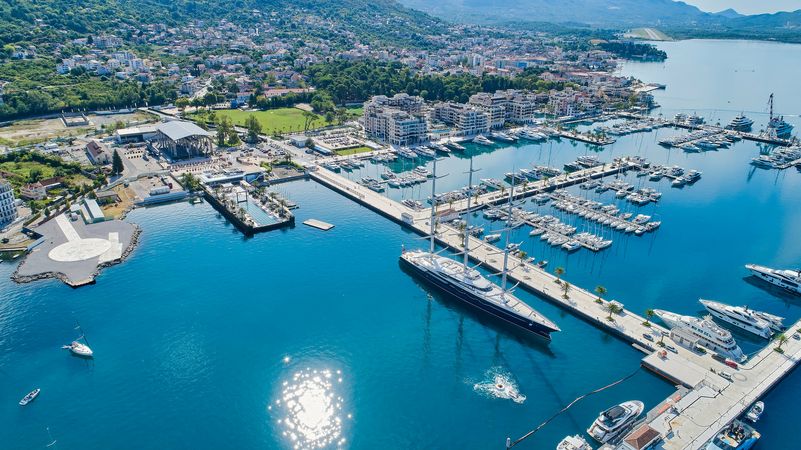 Fountaine Pajot Astrea 42 | Wave