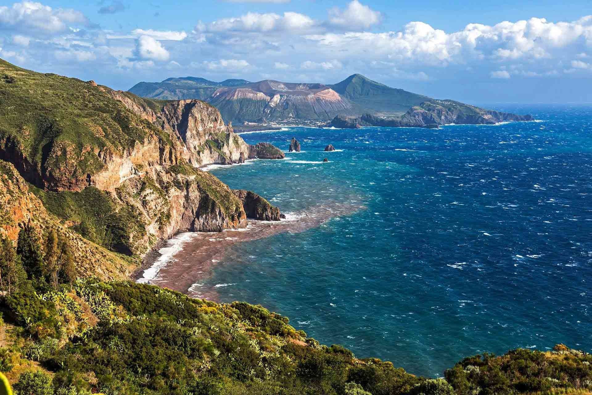 Custom Built 79 | Latife Sultan