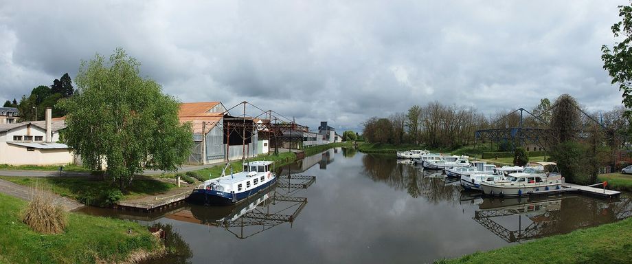 Dompierre-sur-Besbre Base