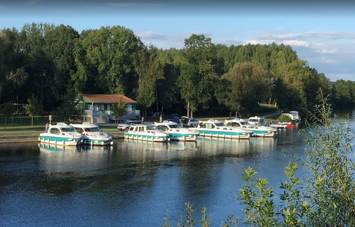 Nicols Sedan 800 | Sireuil