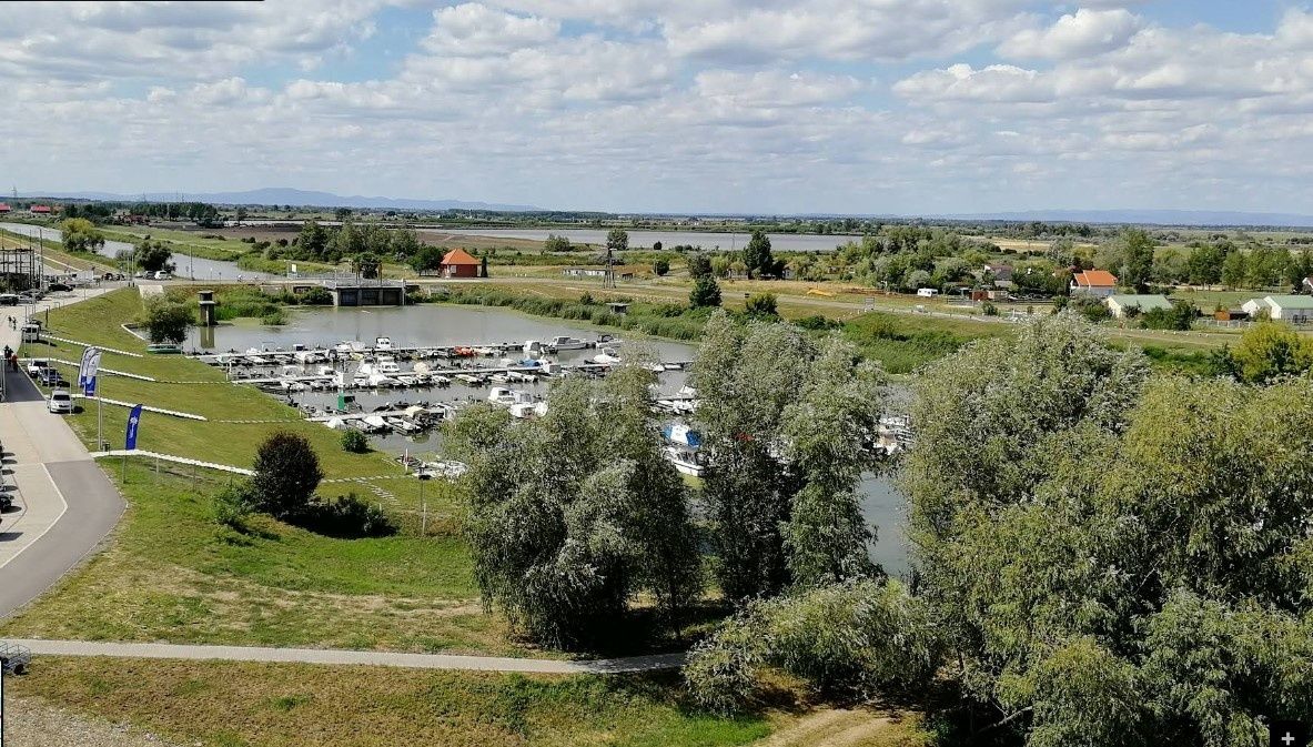 Nicols Estivale Sixto | Kérész