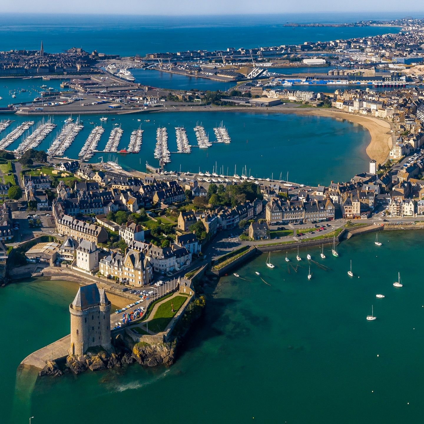 Custom Built 39 | Pytheas