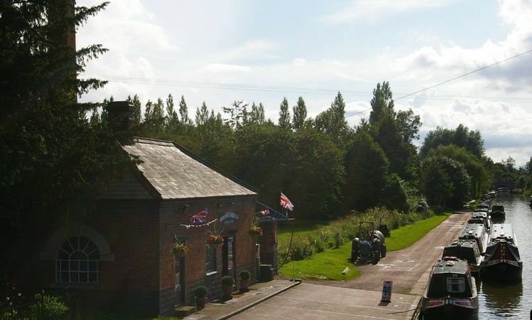 Custom Built Narrow Boat | Clee