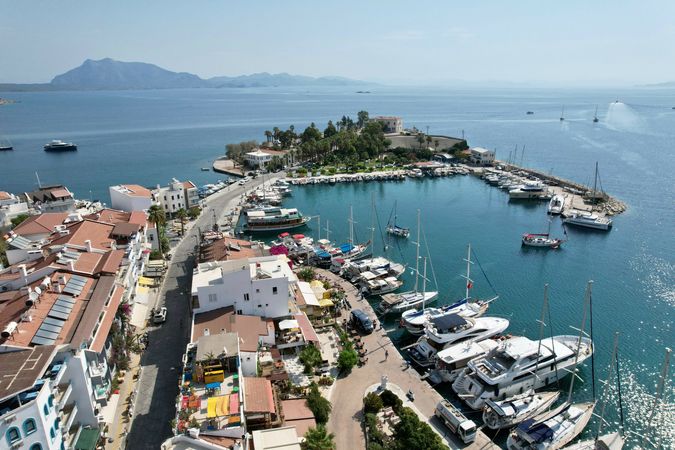 Custom Built 39 | Alison Island