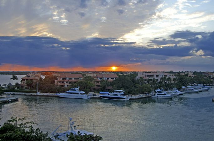 Sea Ray Sundancer 40 | Blue Ray