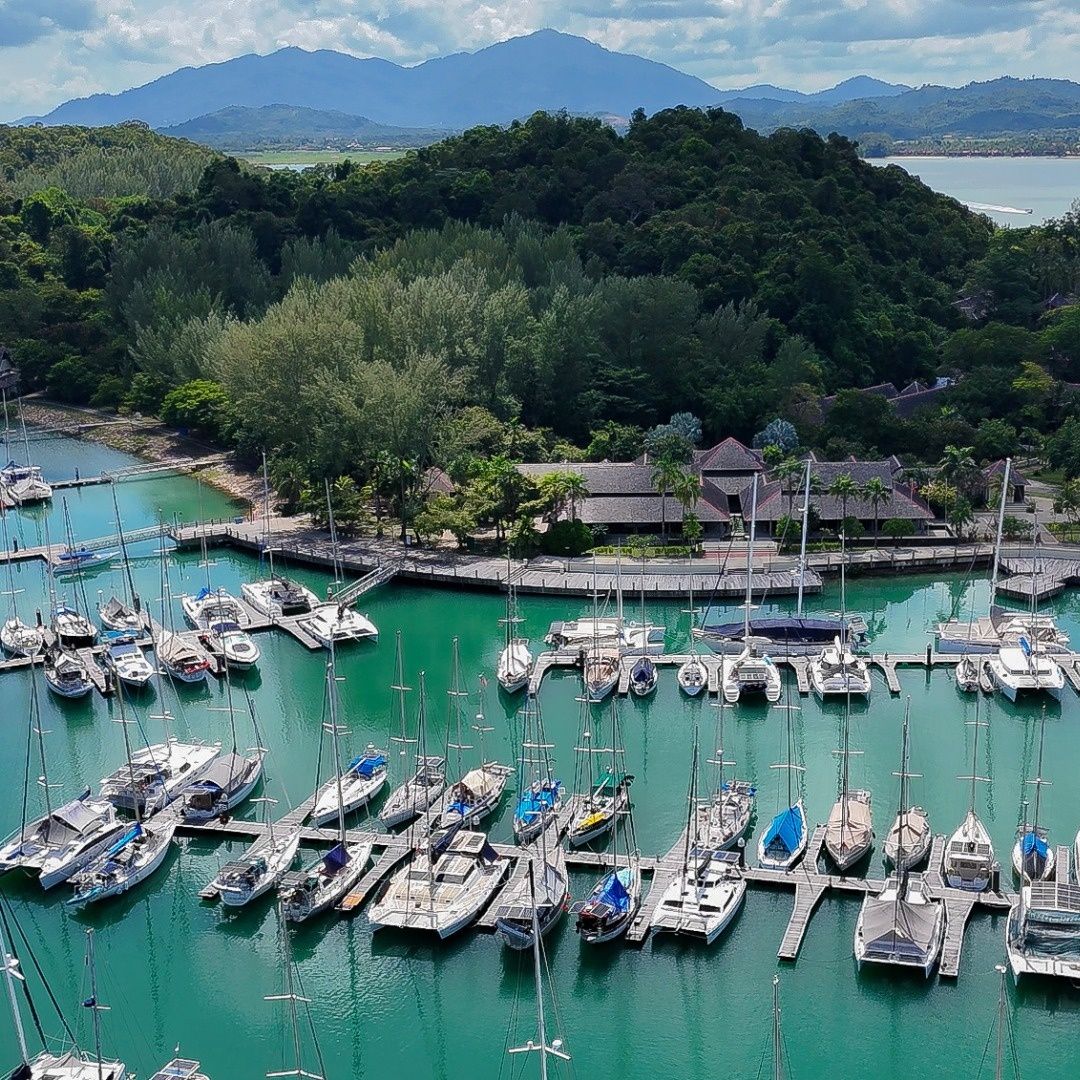 Fountaine Pajot Lucia 40 | Hamaka